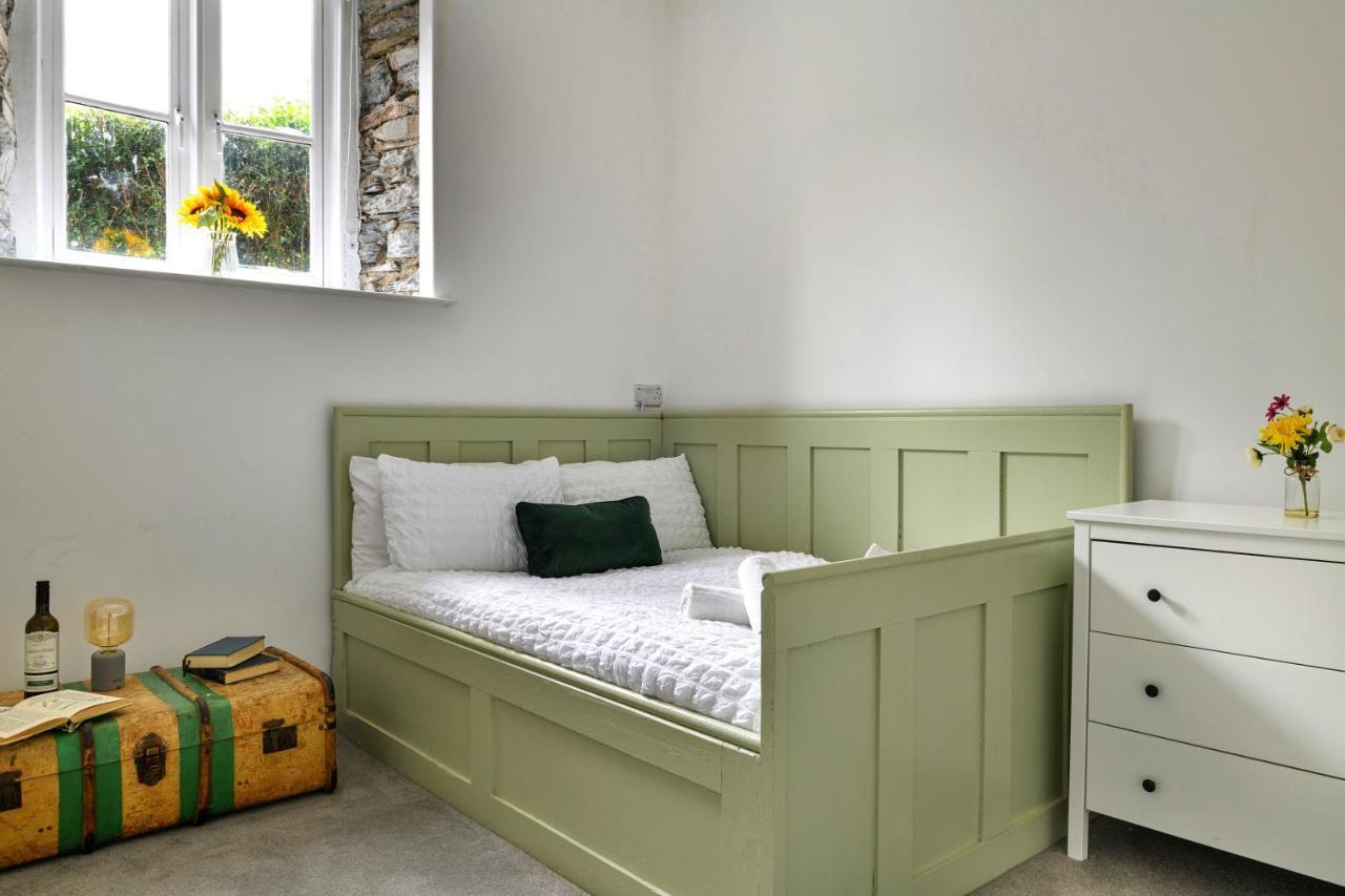 Finest Retreats - Luxury Converted Chapel With Hot Tub & Games Room Dinas Mawddwy Exteriér fotografie