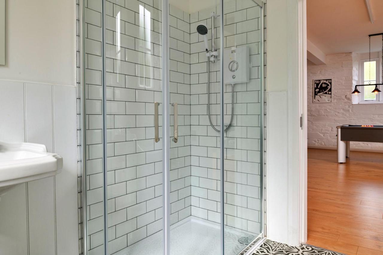 Finest Retreats - Luxury Converted Chapel With Hot Tub & Games Room Dinas Mawddwy Exteriér fotografie