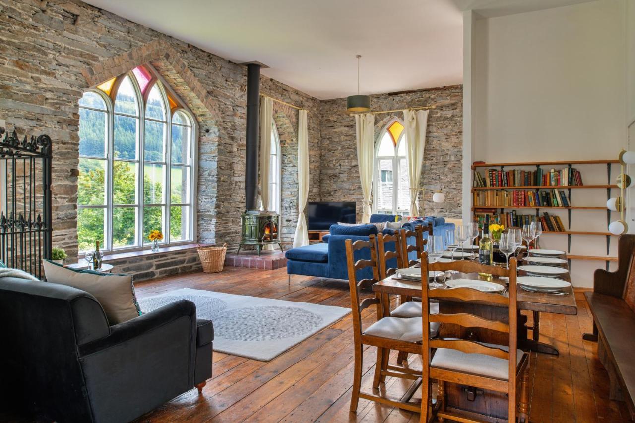 Finest Retreats - Luxury Converted Chapel With Hot Tub & Games Room Dinas Mawddwy Exteriér fotografie