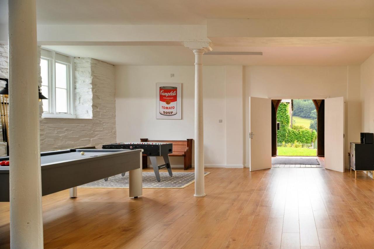 Finest Retreats - Luxury Converted Chapel With Hot Tub & Games Room Dinas Mawddwy Exteriér fotografie
